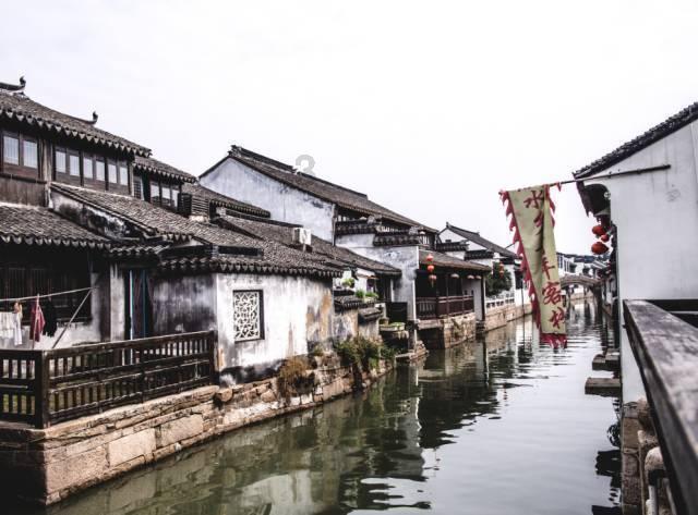 为什么在大城市里年轻人都不想结婚？游戏画面